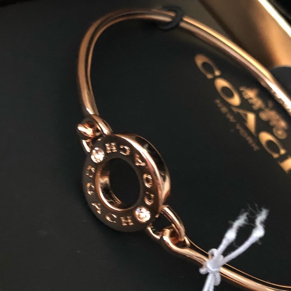 🎀 Coach Open Circle Rose-gold Bangle - Picture 3 of 8